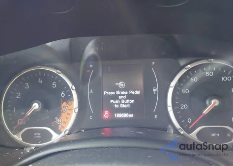 2017 Jeep Renegade Latitude 4X4 z USA, uszkodzony, nr VIN ZACCJBBB0HPG03699